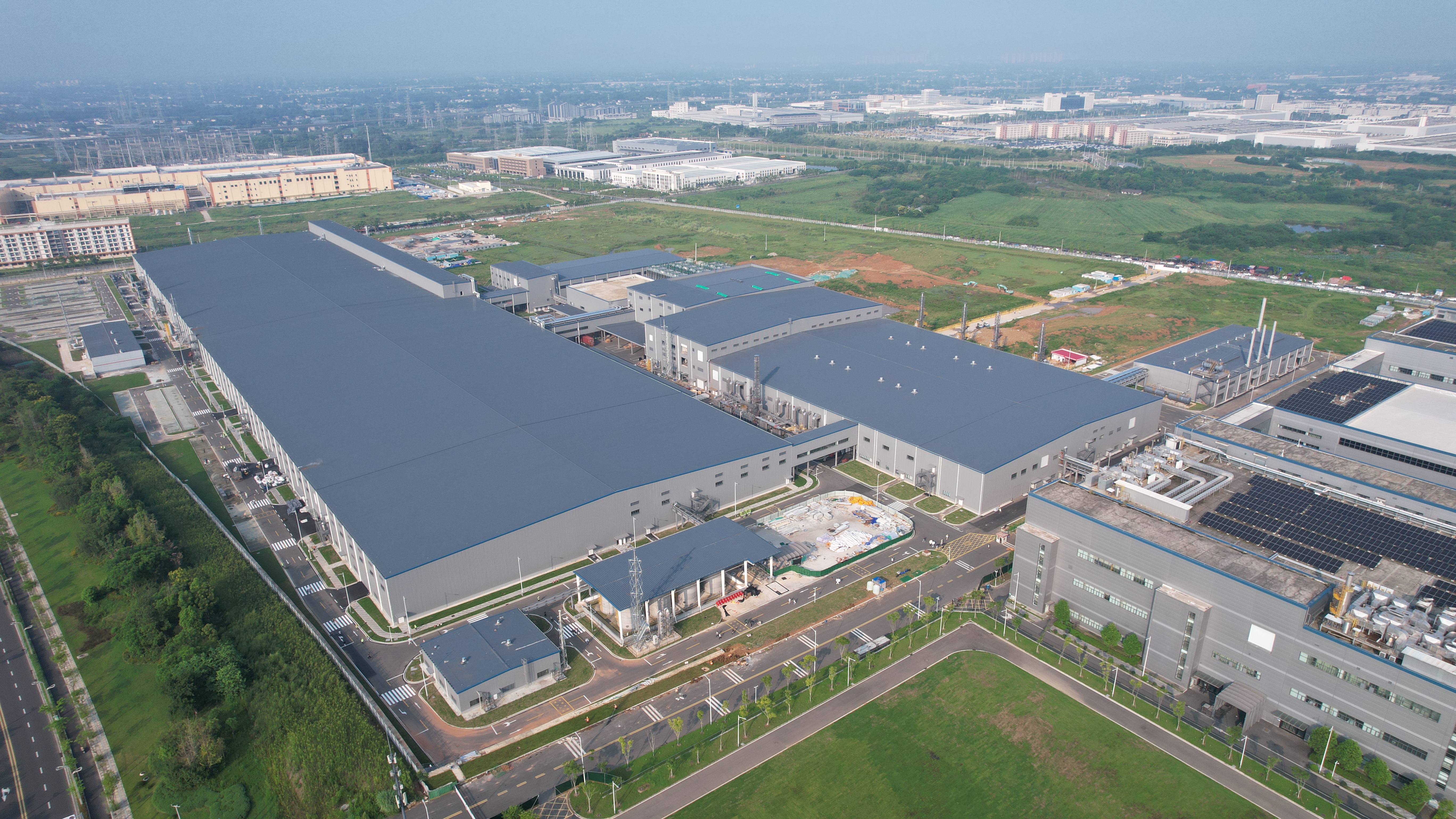 打造西南锂电核心基地｜一建集团中创新航成都项目二期二标段顺利交付！
